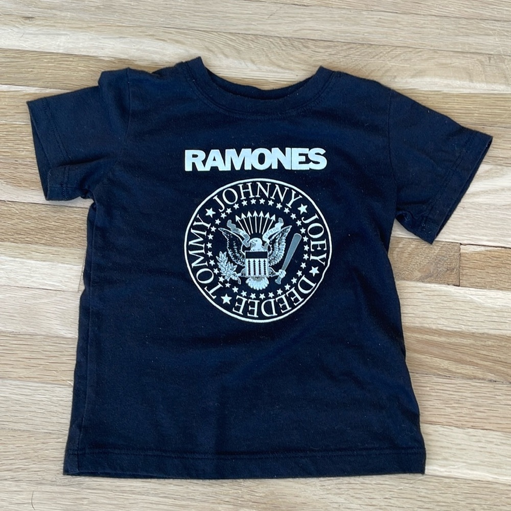 3/$20✨ 2T Ramones Band T Shirt